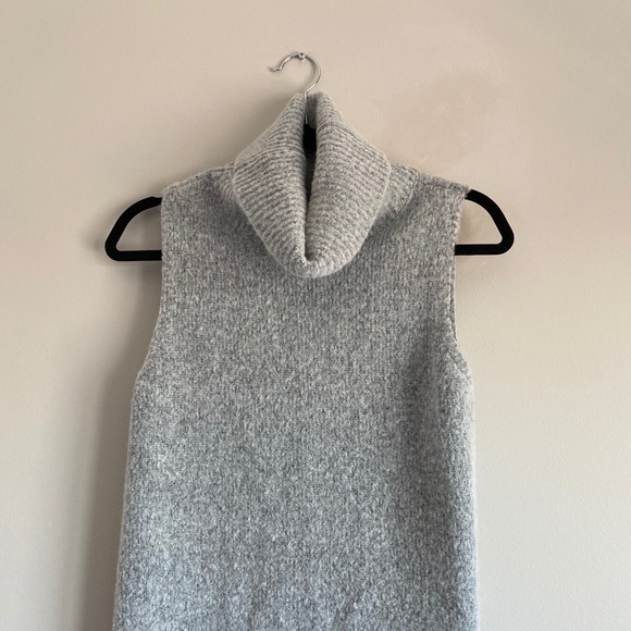 GUESS grey sweater XS - Picture 2 of 4